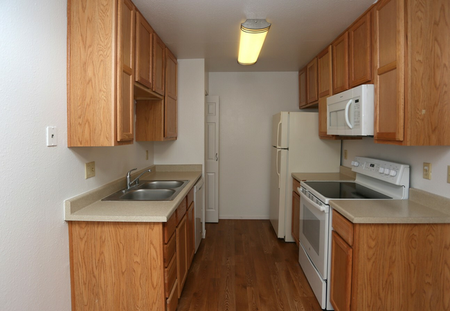 Apt kitchen 2.jpg - Welcome to Berryhill Apartments