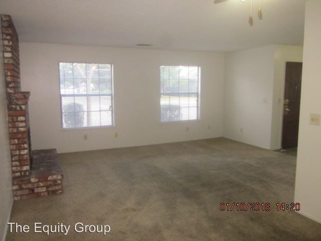 Building Photo - 1745 S Regina St