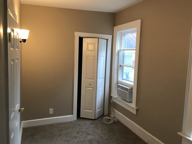 Building Photo - 265 Douglas Ave