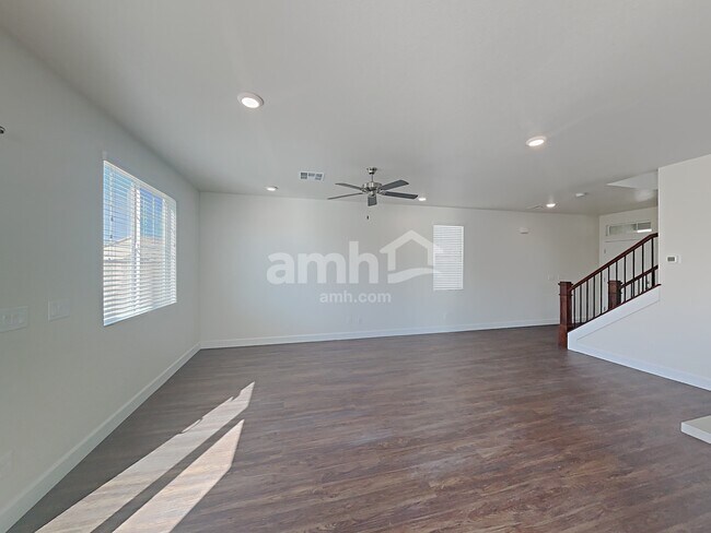 Building Photo - 1705 Viaggio Ave