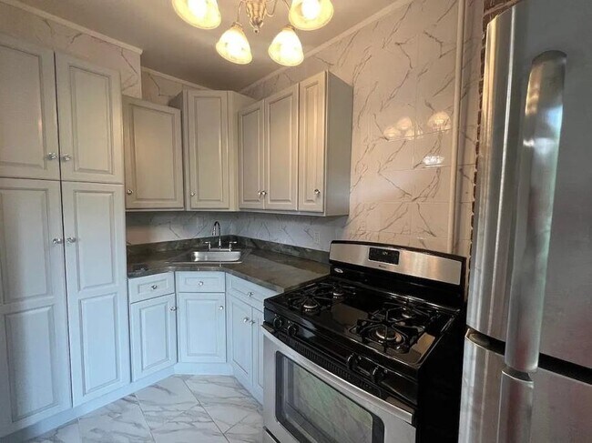 Foto del edificio - 0 bedroom in Brooklyn NY 11207