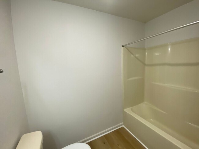 Foto del edificio - Remodeled 3 Bedroom Home near St Bernard's Hospital