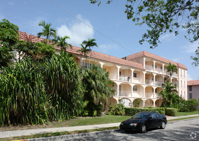 Foto del edificio - Villa Fontana Apartments