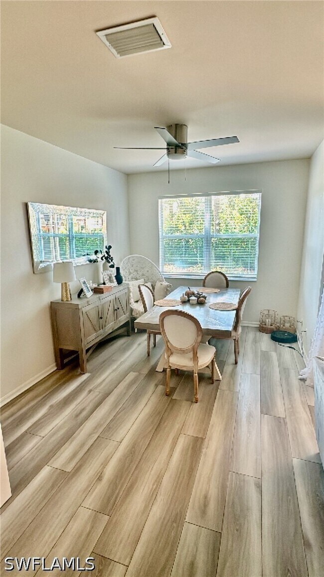 Foto del edificio - 9813 Foxhall Way