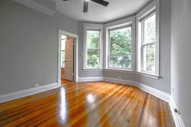 Building Photo - 1444 N Maplewood Ave