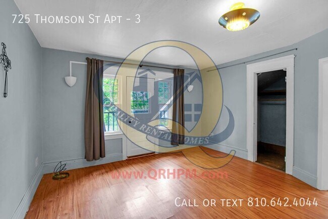 Building Photo - Available Now - Studio apartment in Colleg...
