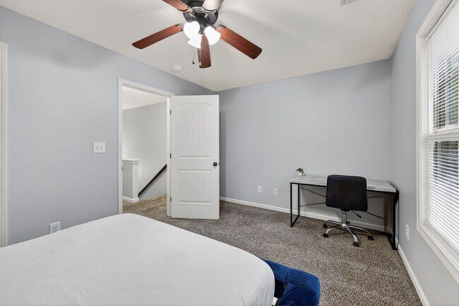 Foto del edificio - 150 Fairview Ln
