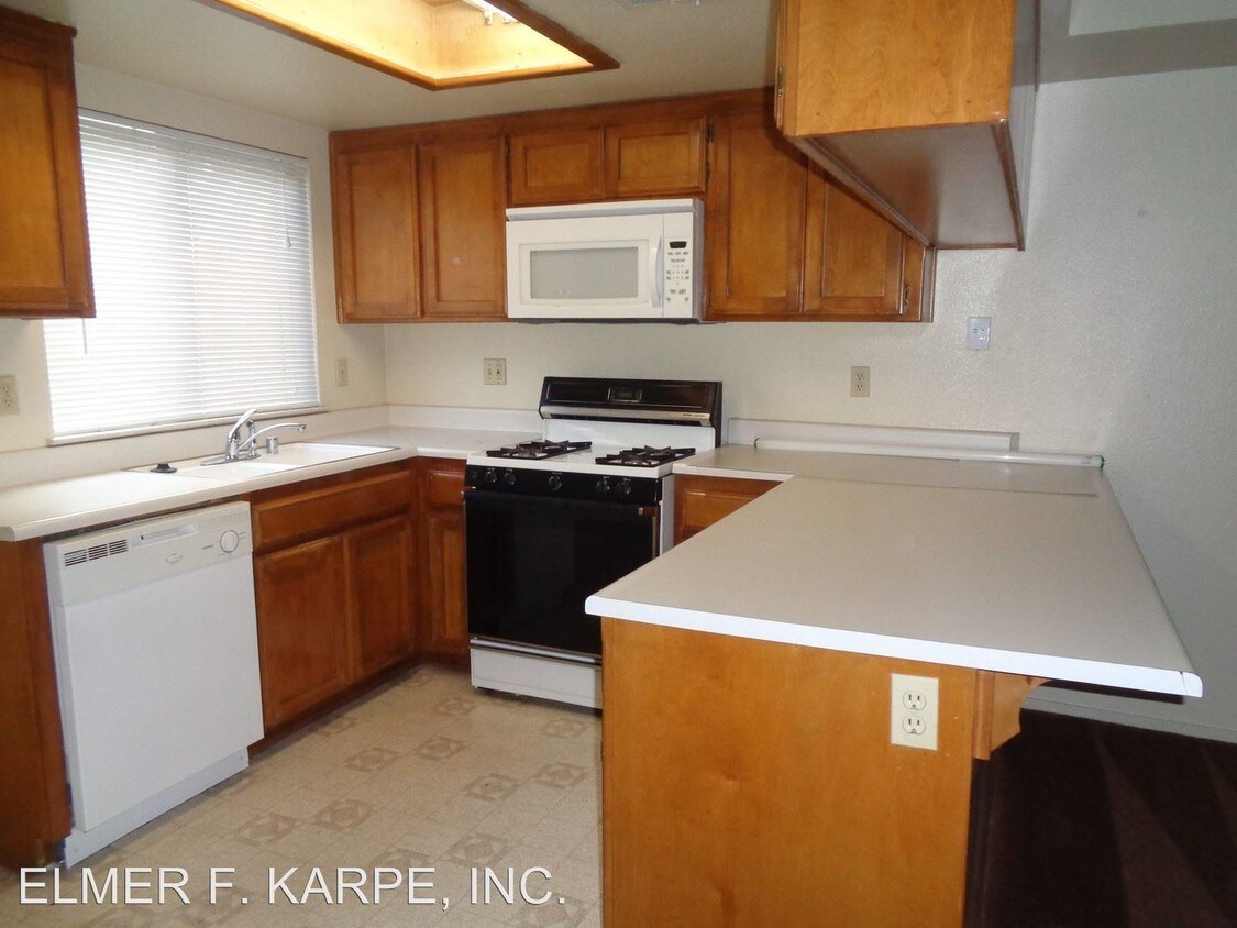 Building Photo - 817 Quail Ln