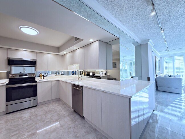 Foto del edificio - 3546 S Ocean Blvd