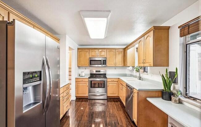 Foto del edificio - 4420 Brentwood St