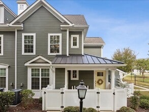 Building Photo - 610 Promenade Ln