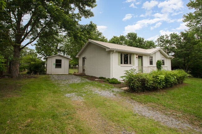 Building Photo - 7105 Hall Ln