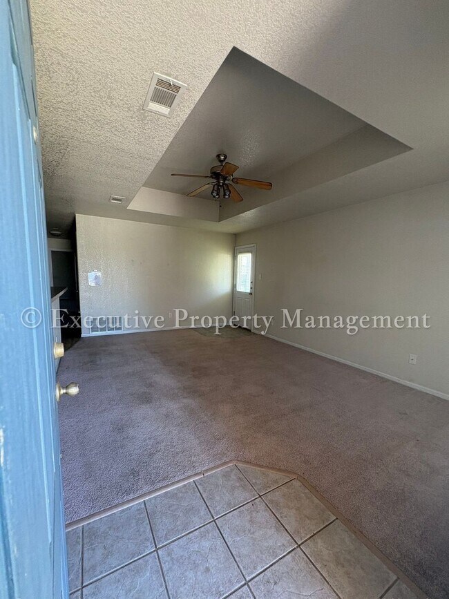Building Photo - 208 Janelle Dr
