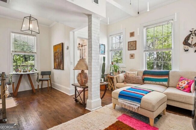 Foto del edificio - 737 Barnett St NE