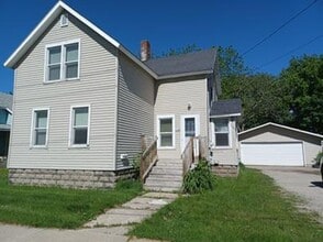 Building Photo - 338 Hattie St