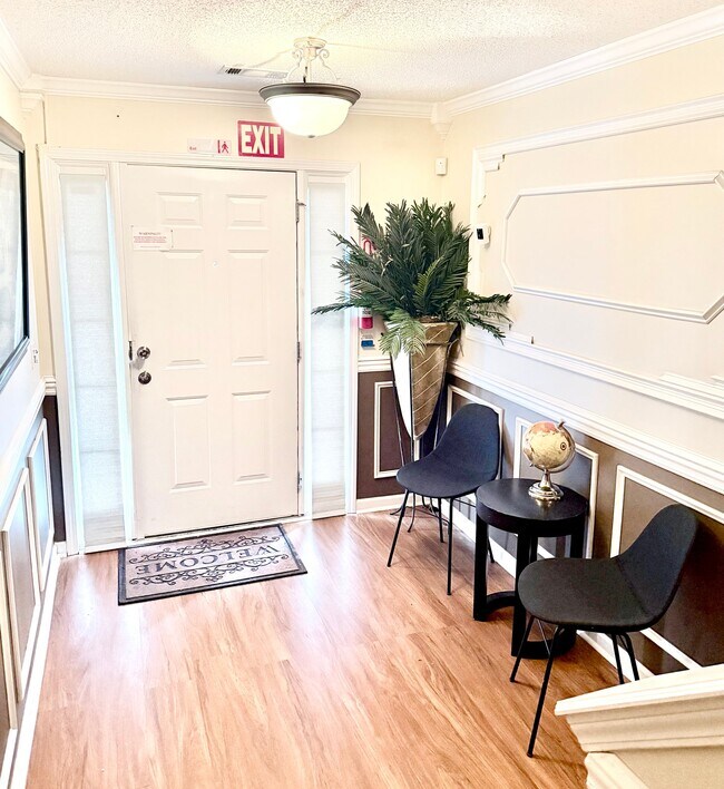 Foto del edificio - 6361 Olmadison Pl