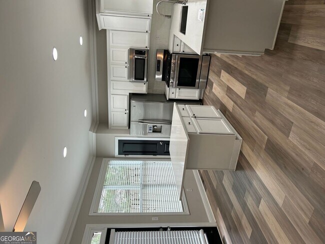 Building Photo - 3243 Greenwood Oak Dr