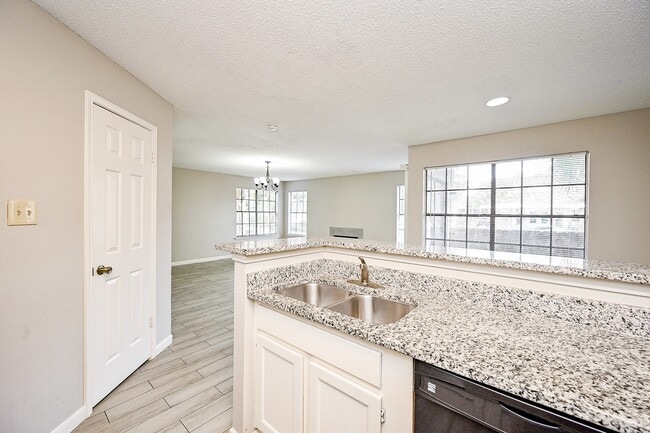 Building Photo - 2300 Old Spanish Trl