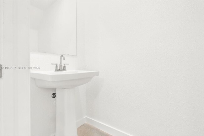 Building Photo - 444 NE 5th St