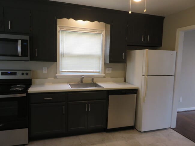 Building Photo - 213 N Juniper Ave