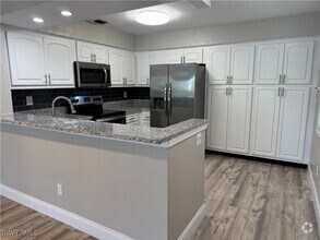 Building Photo - 228 Fox Glen Dr