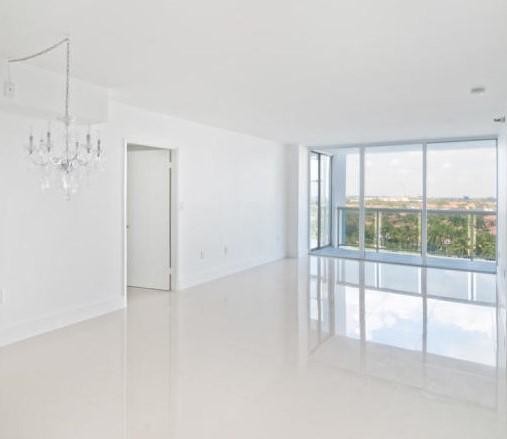 Foto del edificio - 20515 E Country Club Drive 942