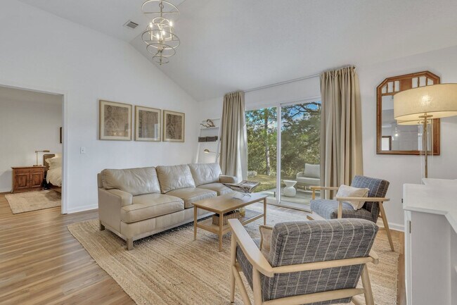 Foto del edificio - 142 West Tisbury Lane