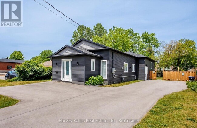Photo du bâtiment - 297 Seventh St
