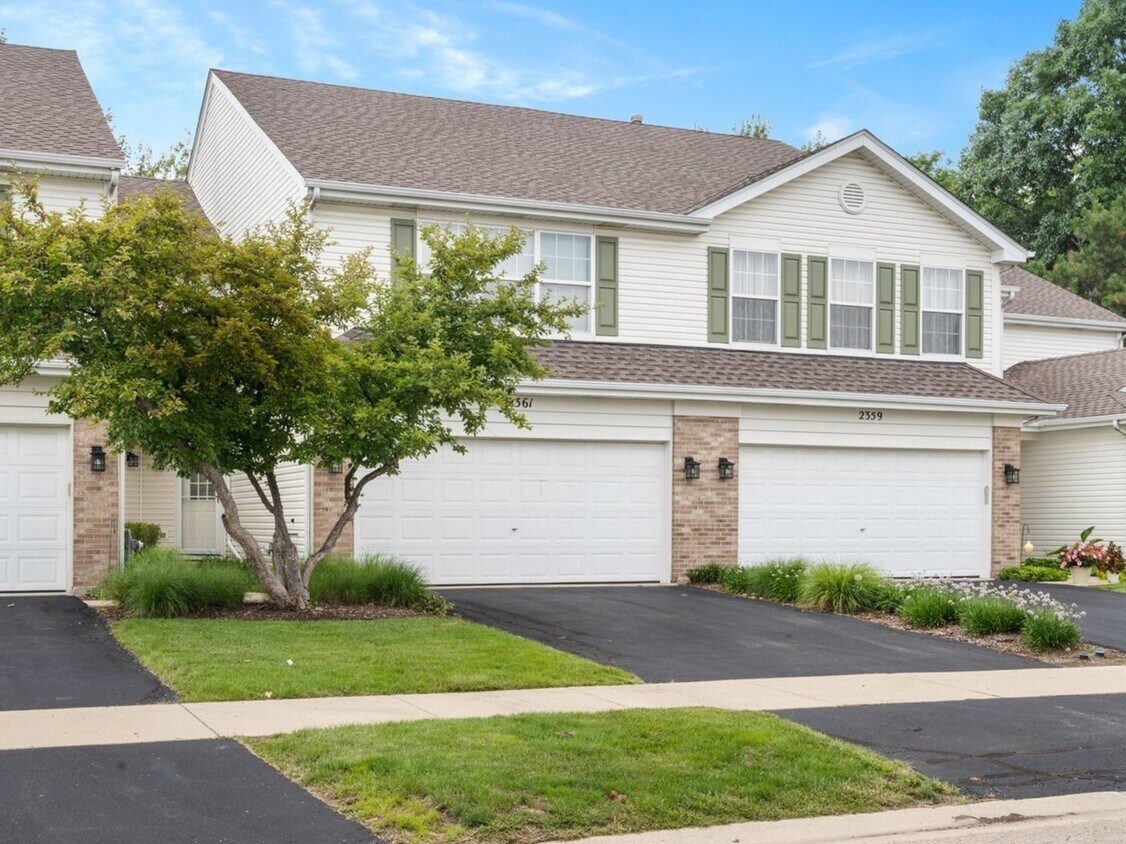 Foto principal - 2361 Stoughton Cir