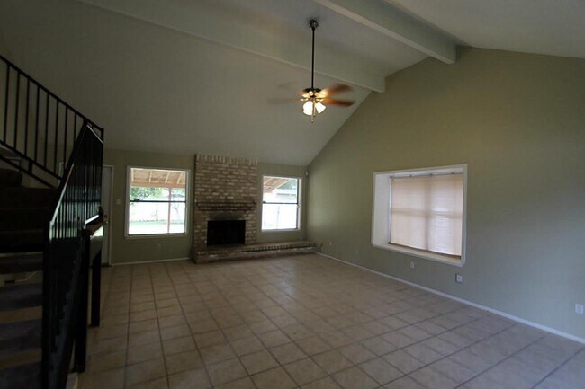 Foto del edificio - 4904 Ripple Creek Dr