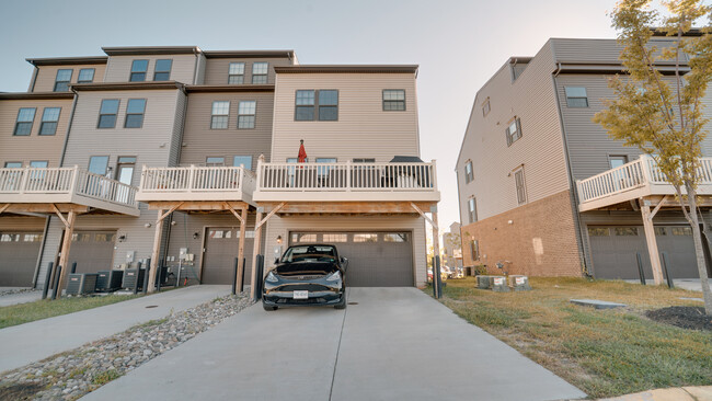 Building Photo - 2630 Jetstream Rd