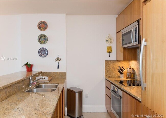 Foto del edificio - 50 S Pointe Dr