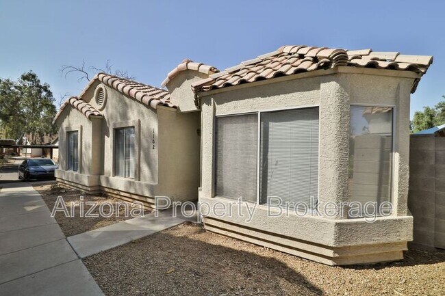 Building Photo - 8520 W Palm Ln
