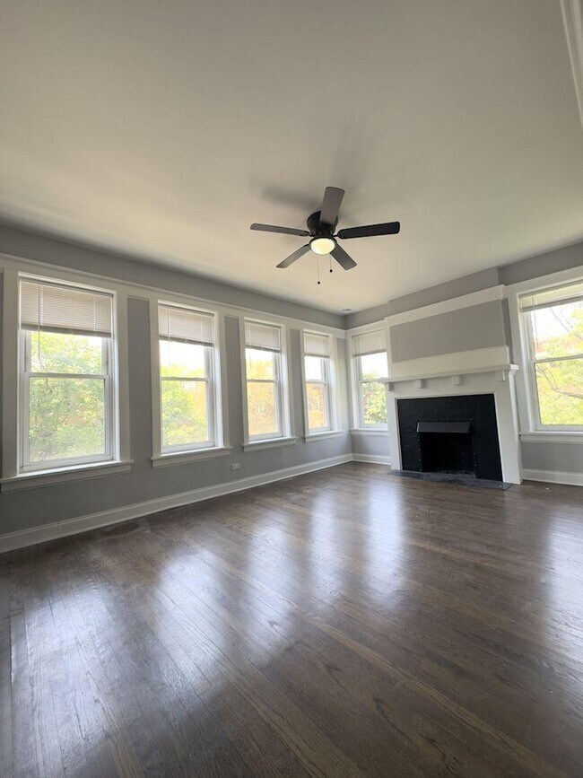 Foto del edificio - 2 bedroom in Chicago IL 60660