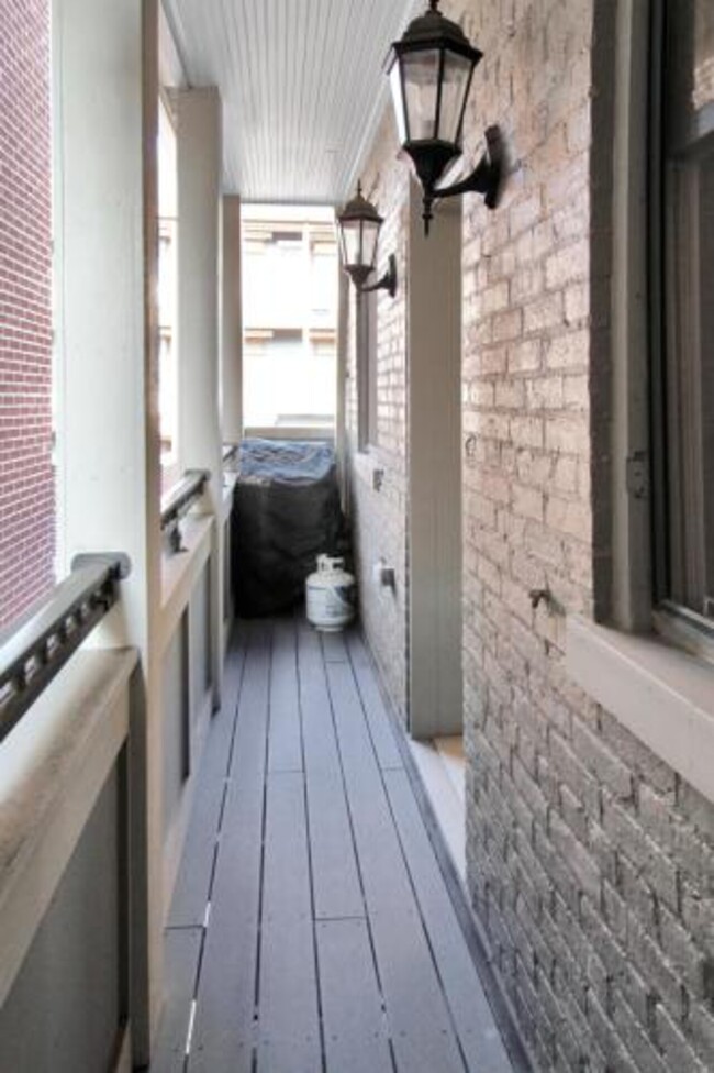Building Photo - 1517 Elm