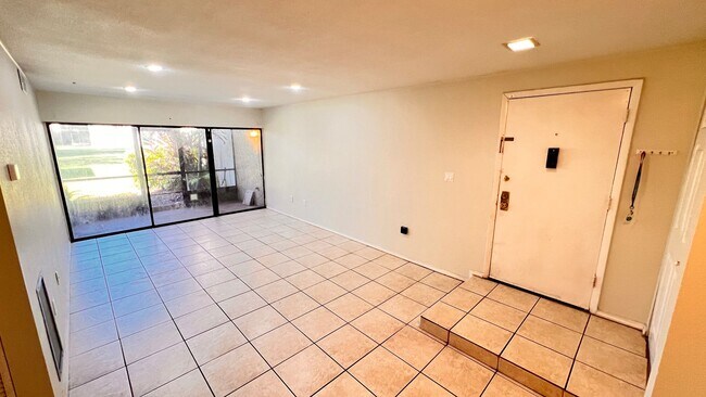 Foto del edificio - 1/1 Ready for Move In! Heart of Orlando Gated Community with Amenities!