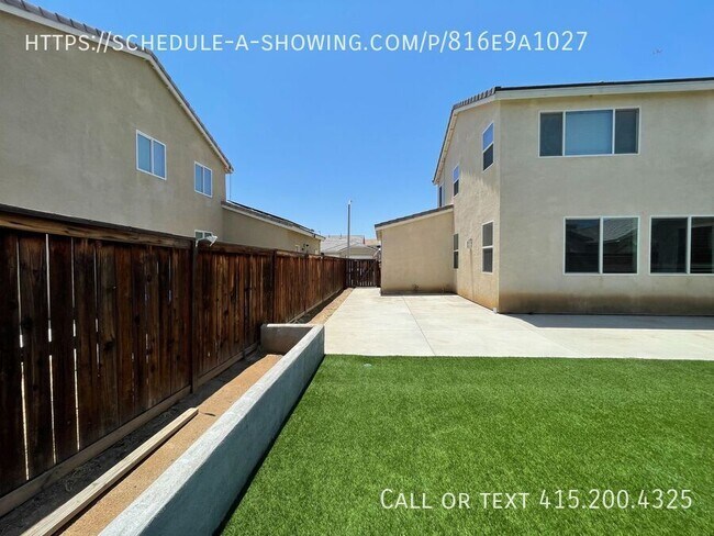 Foto del edificio - 30080 Pine Needle Rd