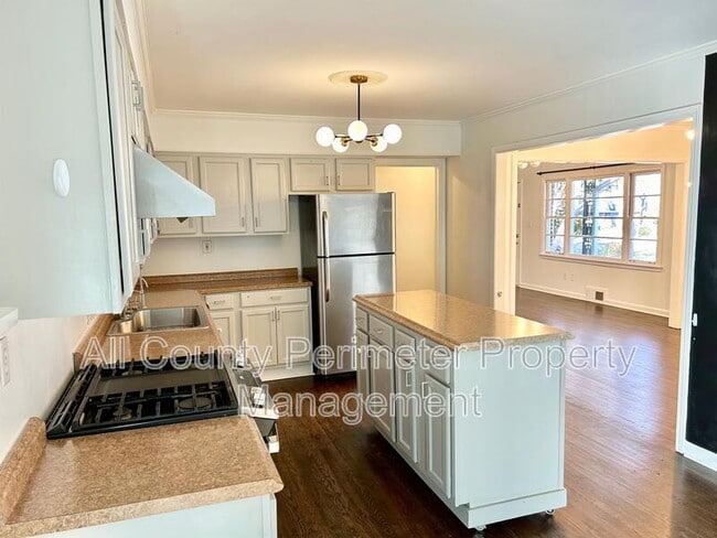 Building Photo - 1471 Thomas Rd