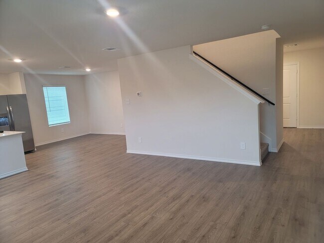 Building Photo - 1117 Northfield Dr