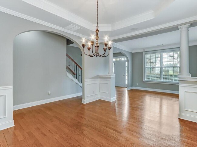 Building Photo - 3196 Montauk Hill Dr