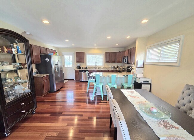 Foto del edificio - 108 N Gladden St