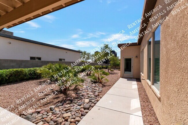 Foto del edificio - 922 S Fremont Ave