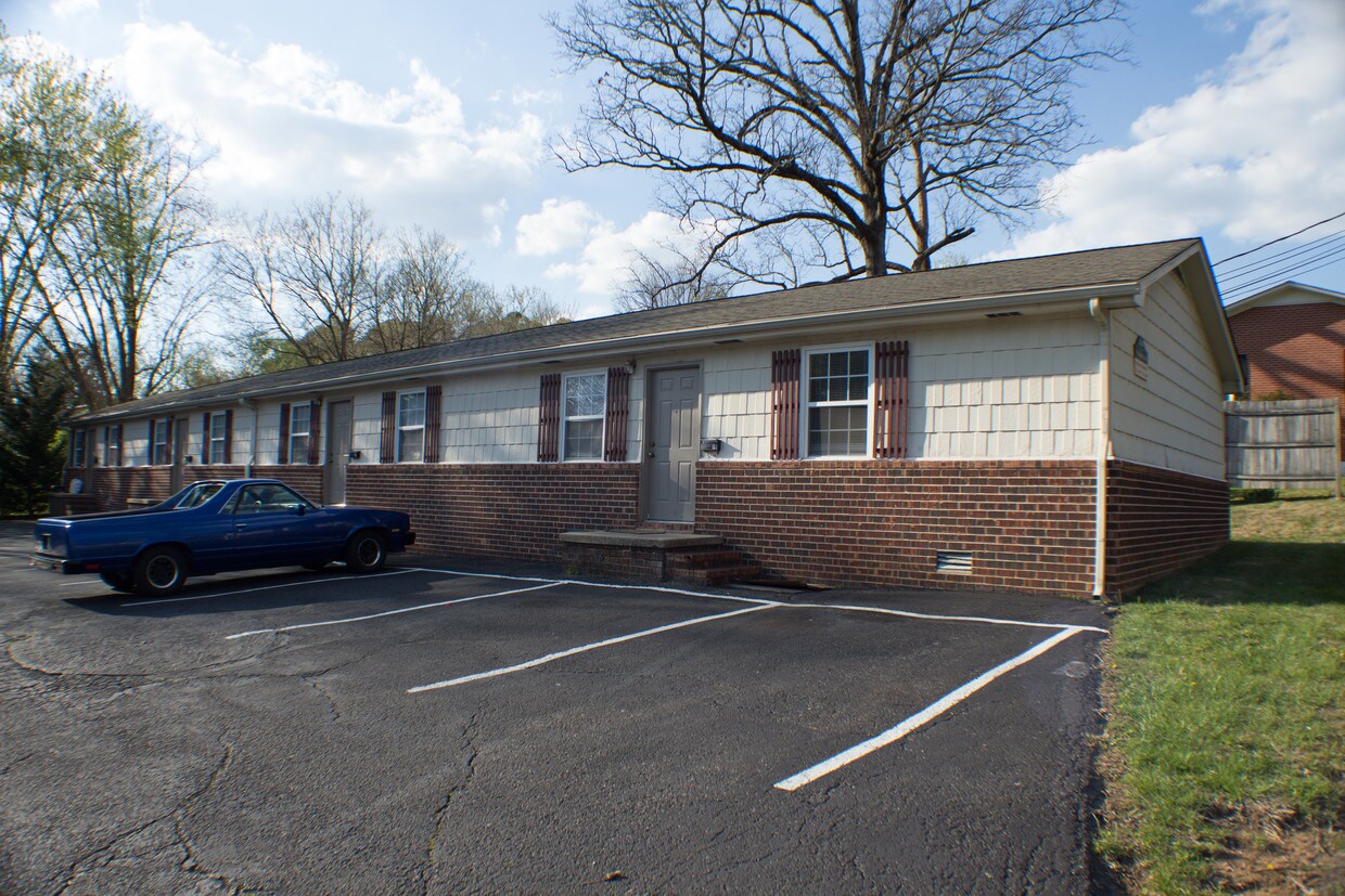 222 N Maple Ave, Cookeville, TN 38501 Apartments in Cookeville, TN