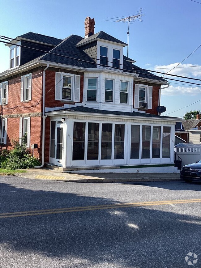 Building Photo - 408-410 Fairview Ave