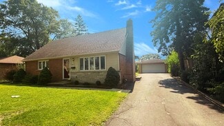 Building Photo - 8937 Southfield Dr