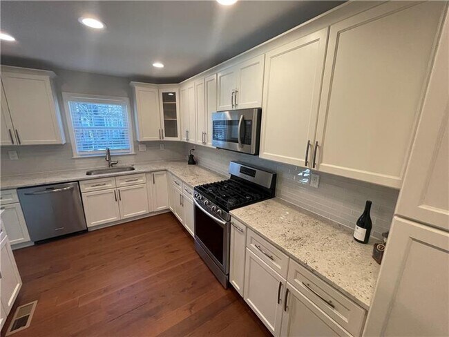 Foto del edificio - 4176 Riverhill Ct NE