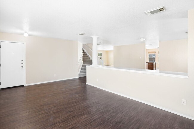 Foto del edificio - 4 Bedroom/2.5 Bath Woodcrest Subdivision