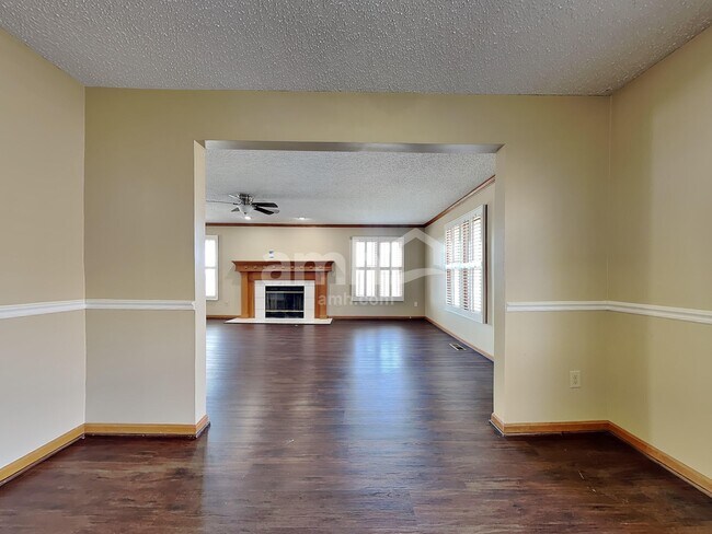 Foto del edificio - 110 Justin Pl