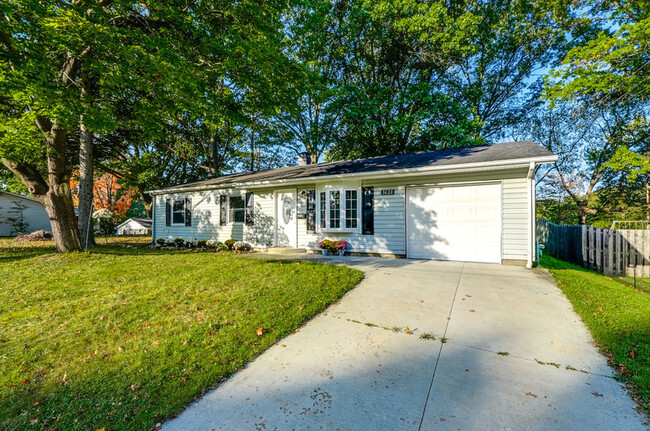 Building Photo - 3620 Northport Dr
