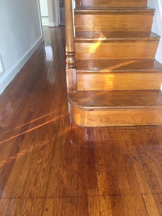 Photo - 556 49th Pl NE House